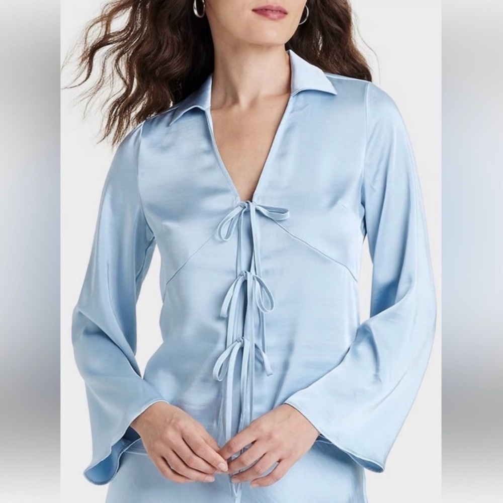 Women’s NWT Satin Baby Blue Tie Front Blouse Flare Kimono Sleeves, Size XXL